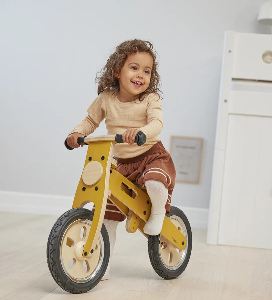 Løbecykel - Indendørs - Træ - Play - Mustard/Birch Plywood>Flexa Discount