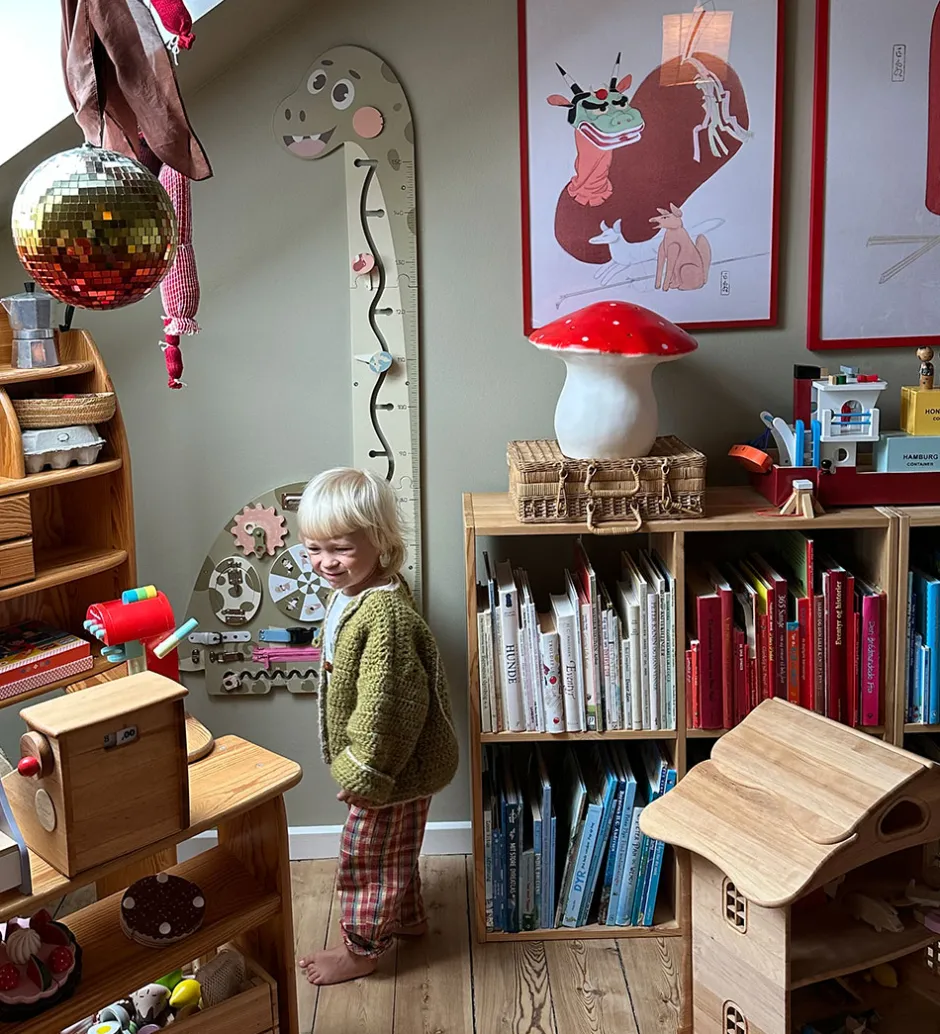 Aktivitetstavle m. Højdemåler - Langhals - 135cm>Hemmingsen Kids Sale
