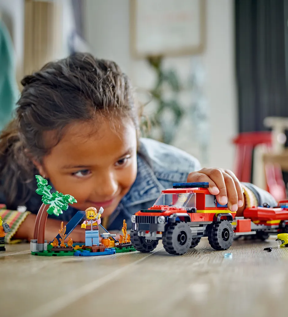 City - Firhjulstrukket Brandbil Med Re... 60412 - 301 Dele>LEGO®