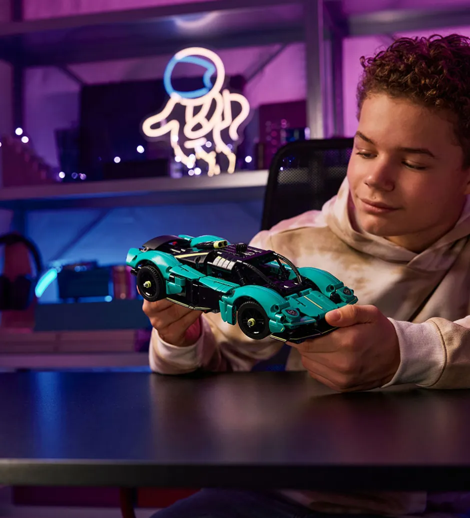 Technic - Aston Martin Valkyrie 42208 - 707 Dele>LEGO® Clearance