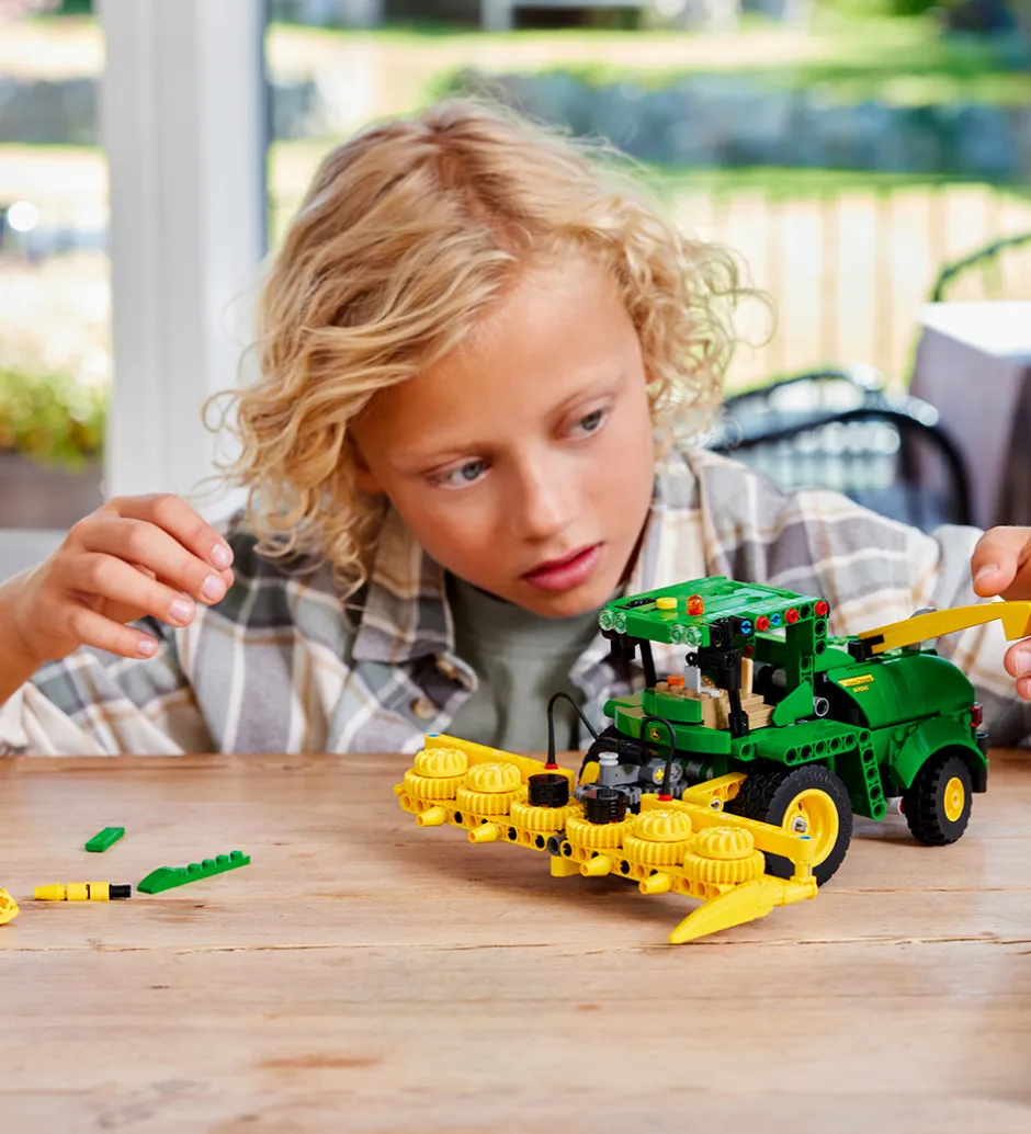 Technic - John Deere 9700 Forage Harve... 42168 - 559 Dele>LEGO® Online