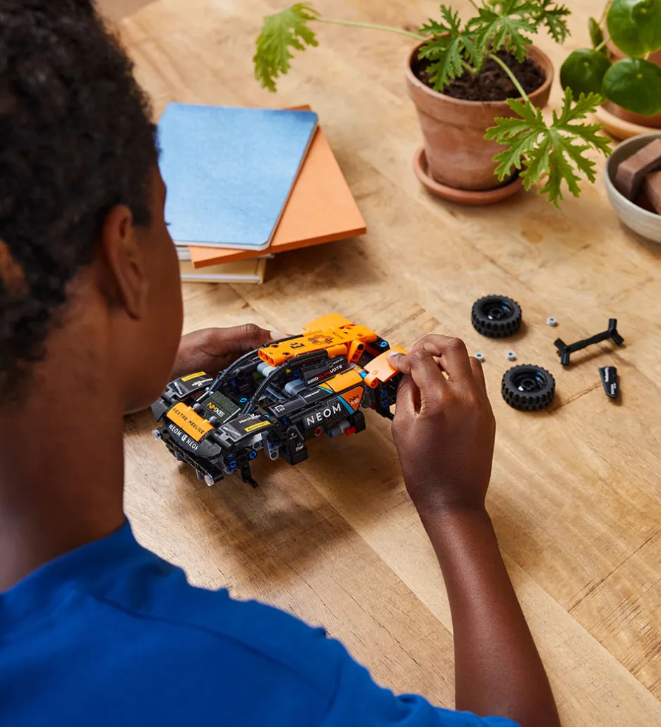 Technic - NEOM McLaren Extreme E-Racerbil 42166 - 252 Dele>LEGO® Best