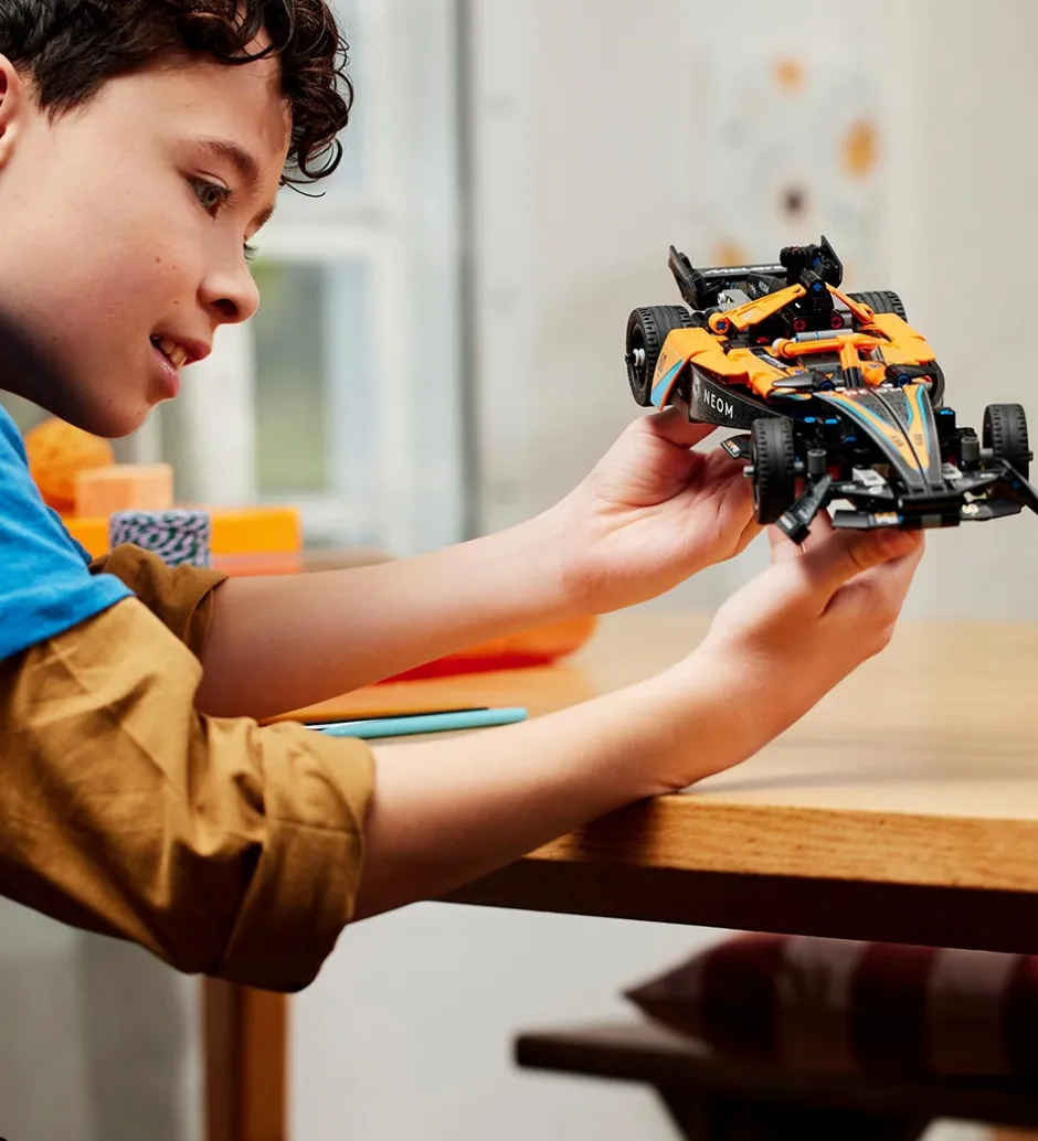 Technic - NEOM McLaren Formula E-Racerbil 42169 - 452 Dele>LEGO® Hot