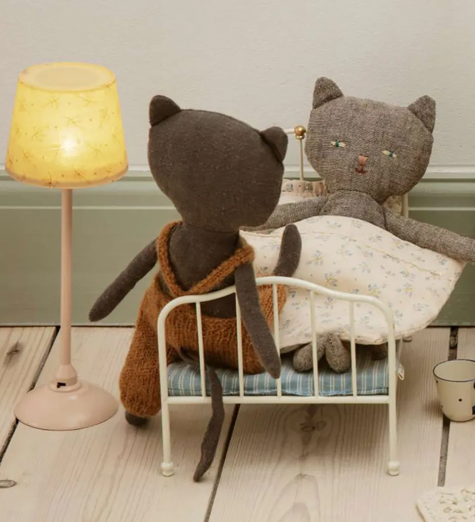 Gulvlampe m. Lys - Dark Powder>Maileg Sale